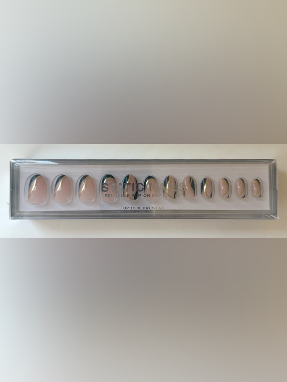 Static Nails Reusable Pop-On Manicure - Picture 2 of 3